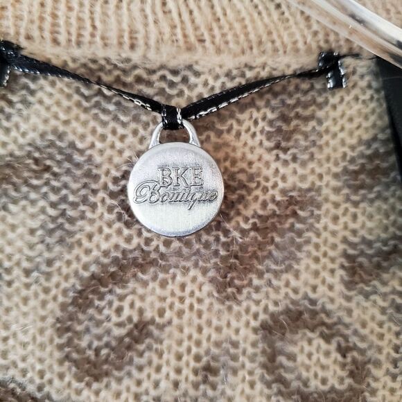 BKE Boutique Sweater Cardigan Cheetah Print Wool Blend Size Medium - Picture 3 of 7